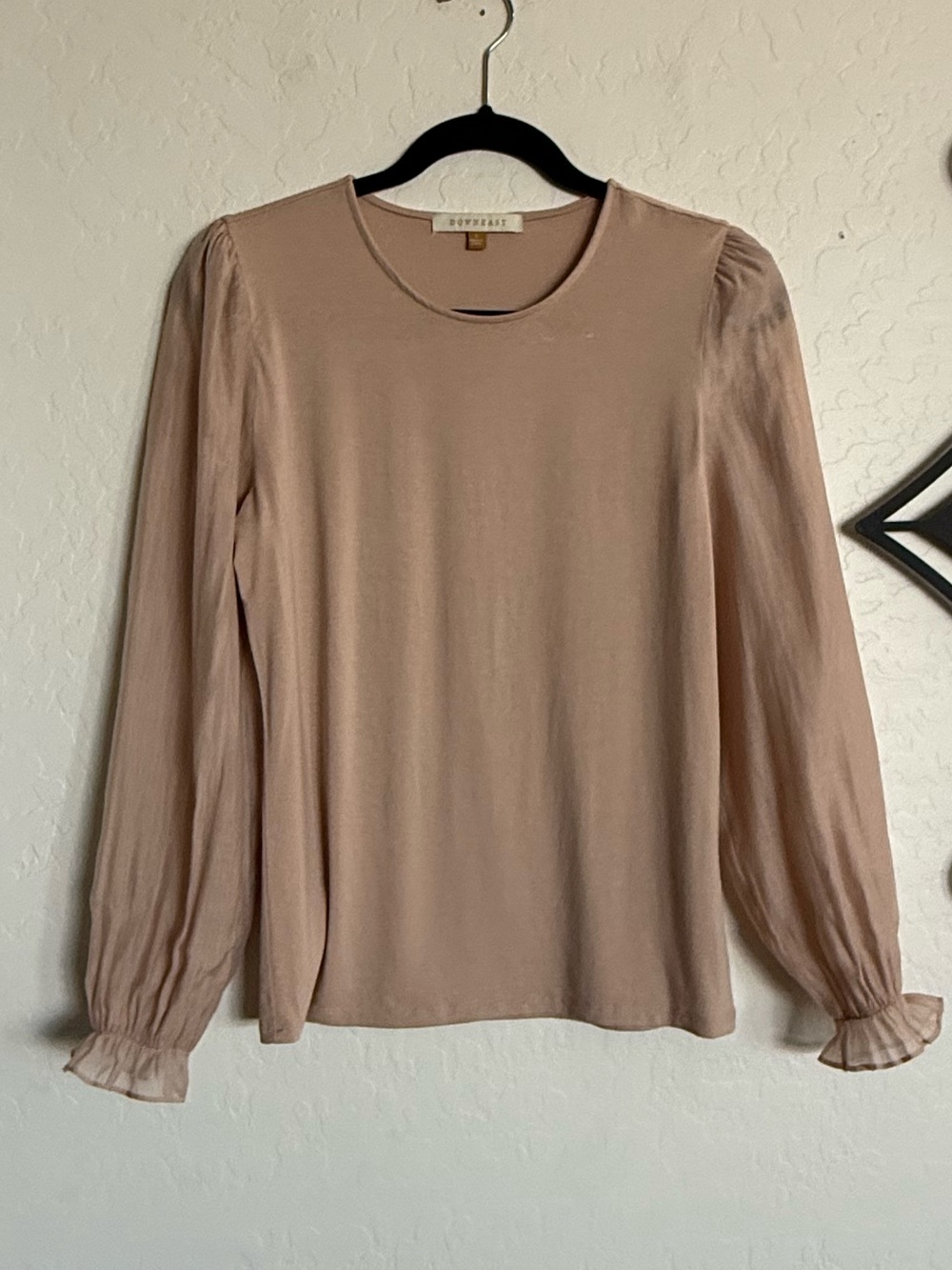 DOWNEAST Portrait Mixed Media Blouse Beige Tan Small EUC